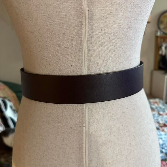 Linea Pelle Designer Brown Leather High-Waisted Statement Belt main image 4